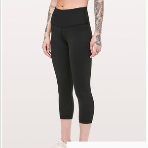Lululemon Wonder Under Crops